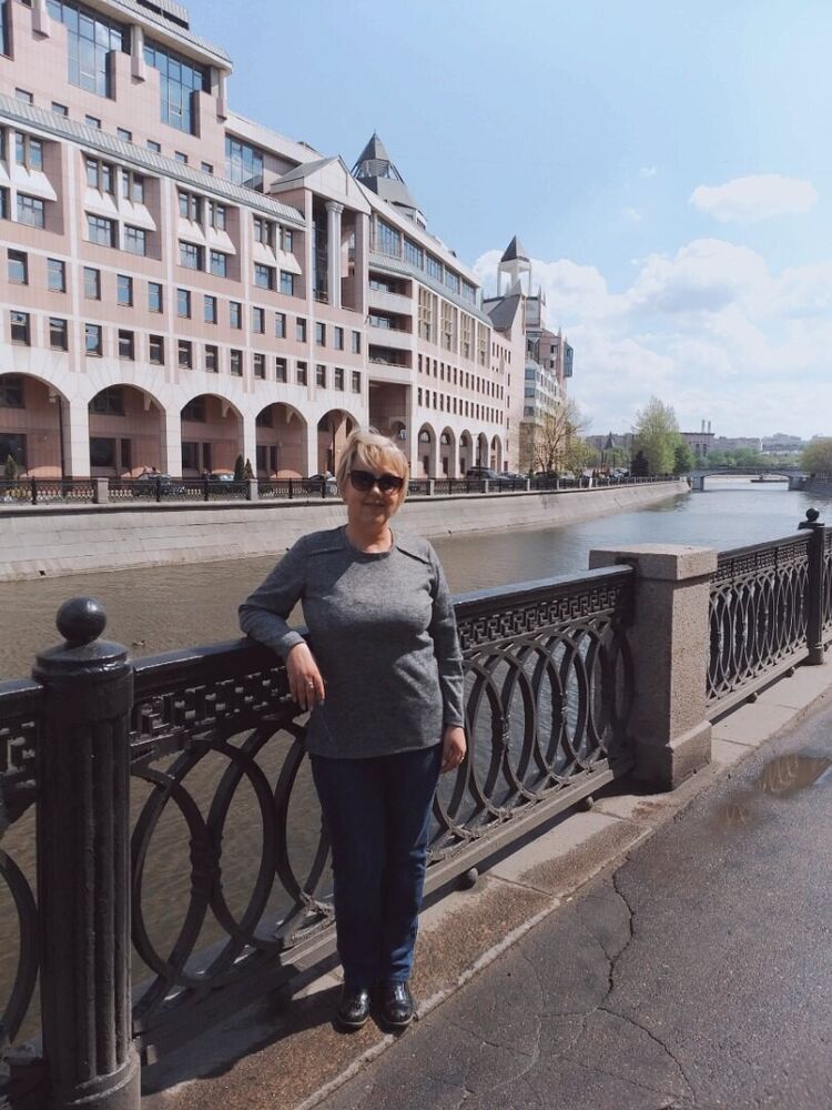  22136868  Svetlana, 53 ,    