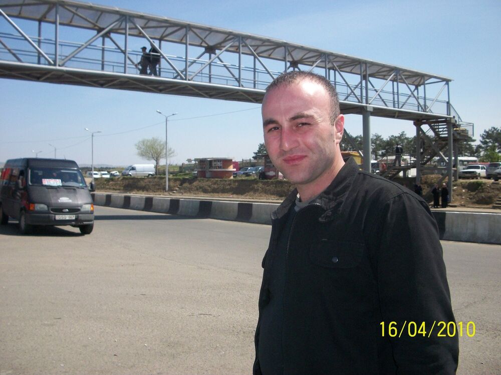  ,   Gio, 42 ,   