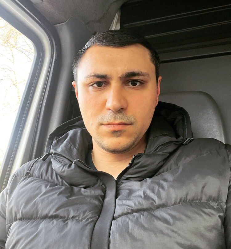  54168848  ARTUR, 32 ,    