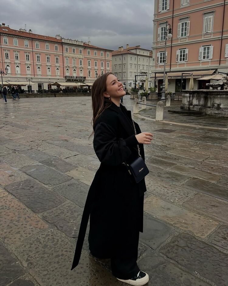  43220848  Zlata, 30 ,    