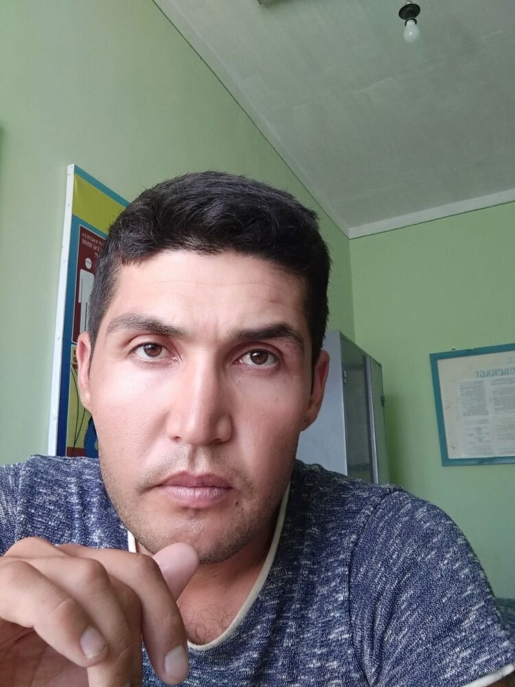  15426108  Umrbek, 35 ,    