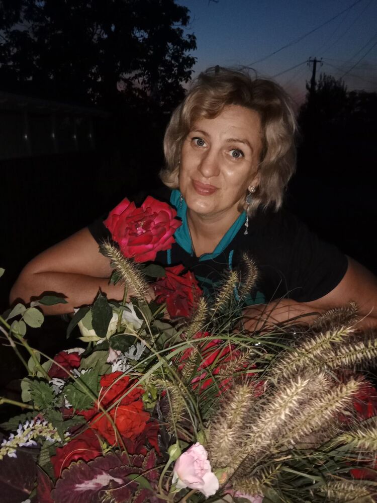  ,   Lina, 41 ,  