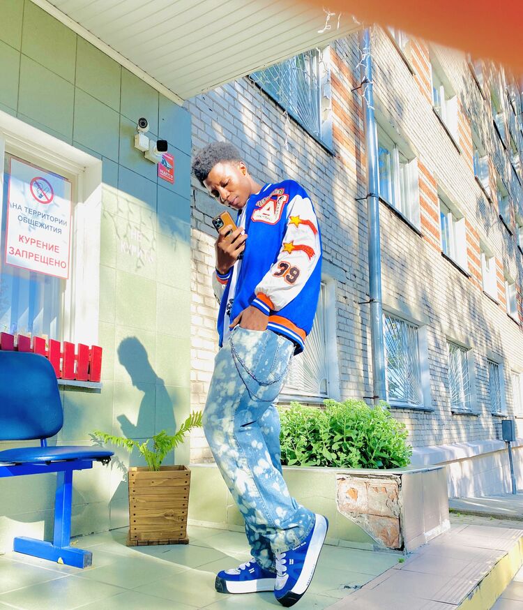  54277958  Deni, 20 ,    