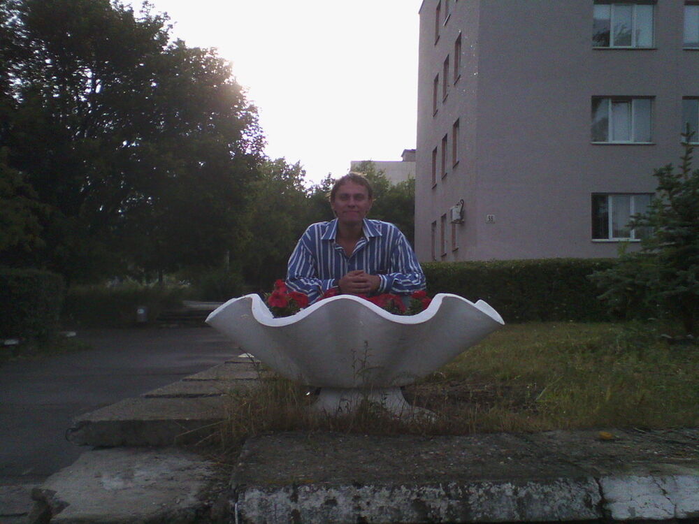  5695268  , 53 ,    