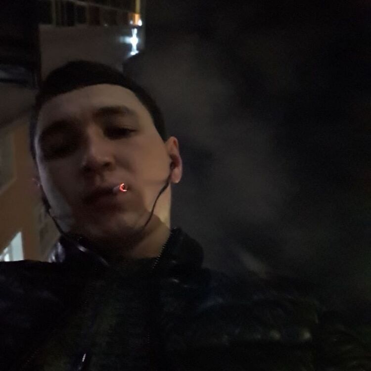  15877558  Bek, 29 ,    