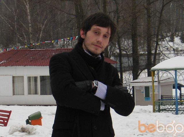  989758  Vadim, 41 ,    