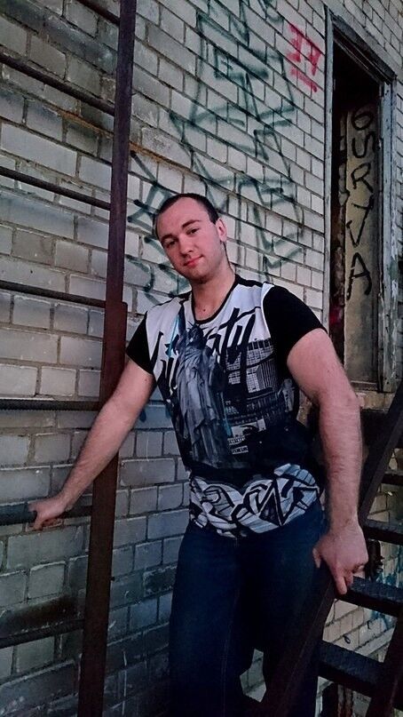  10246658  Maksim, 26 ,    