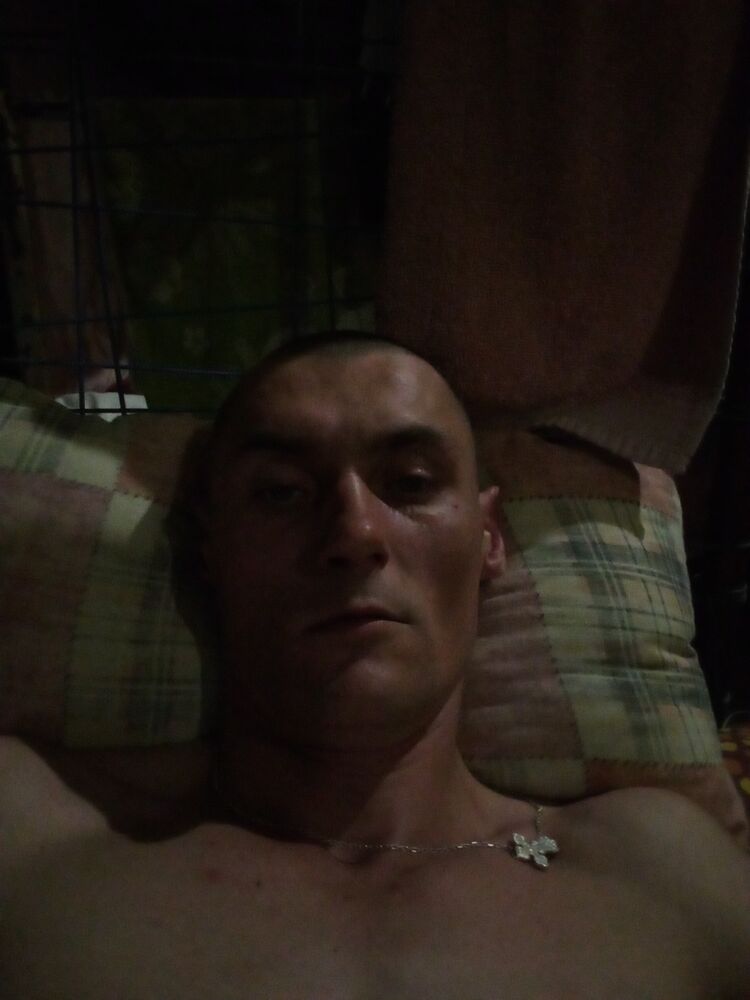  36687018  Artur, 35 ,    