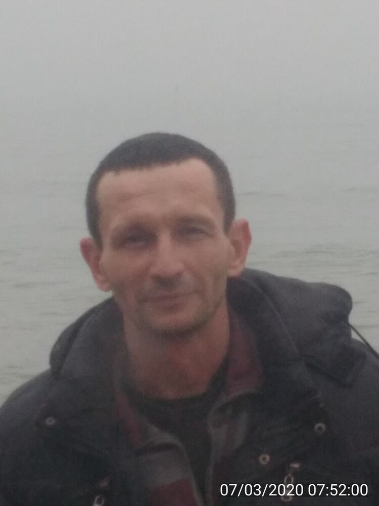  20956038  Yevhen, 48 ,    