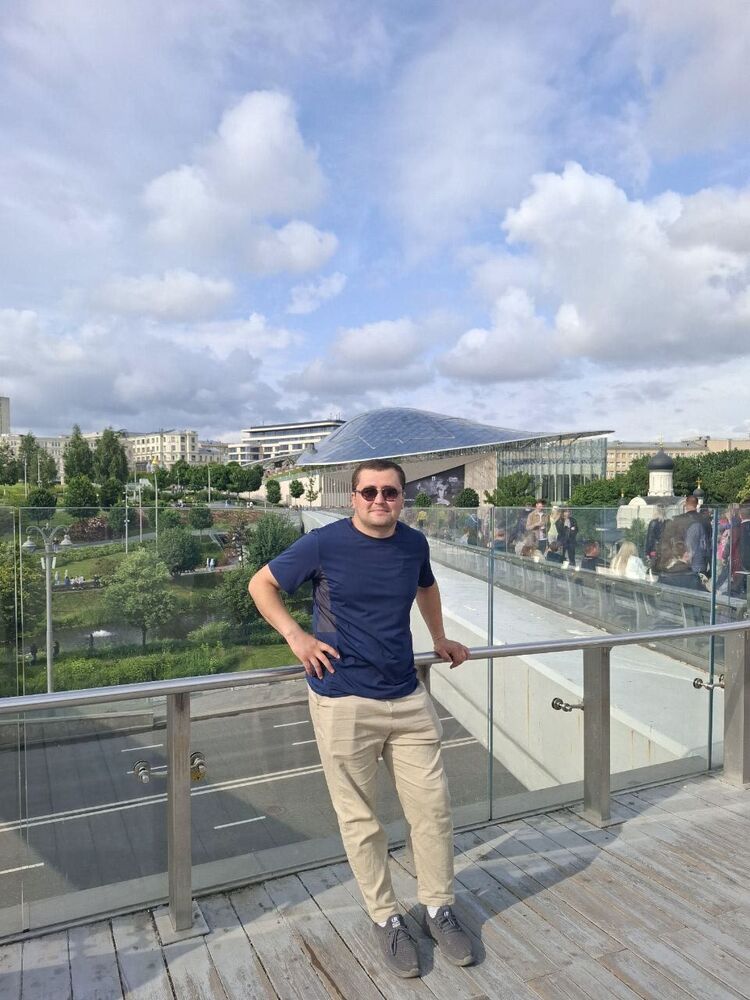  54404588  Umid, 26 ,    