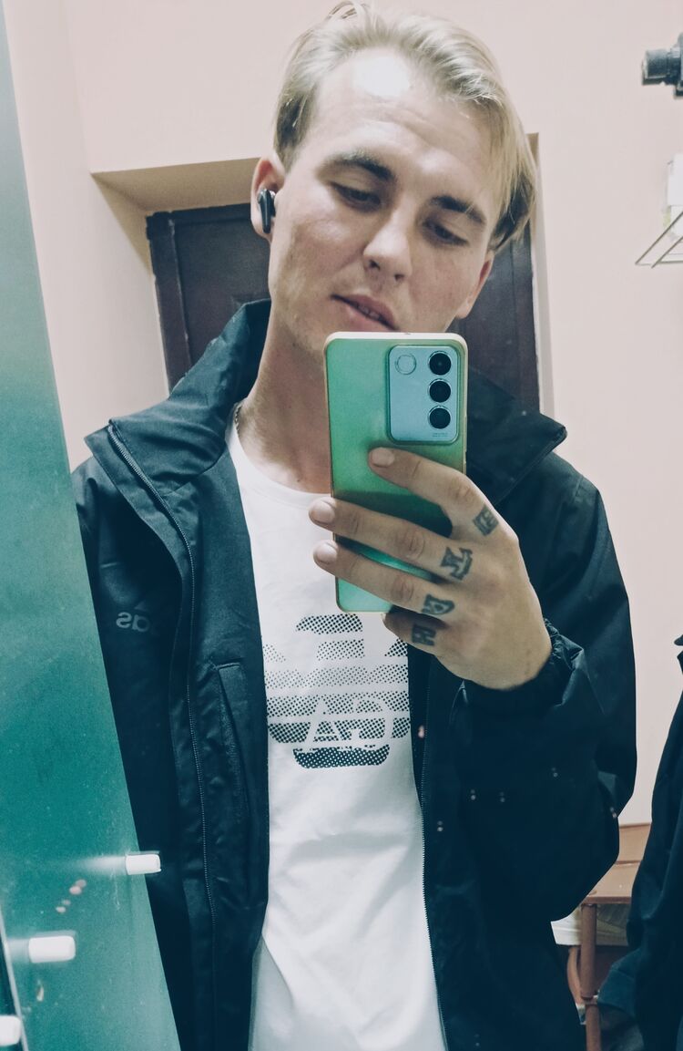  43793888  , 24 ,    
