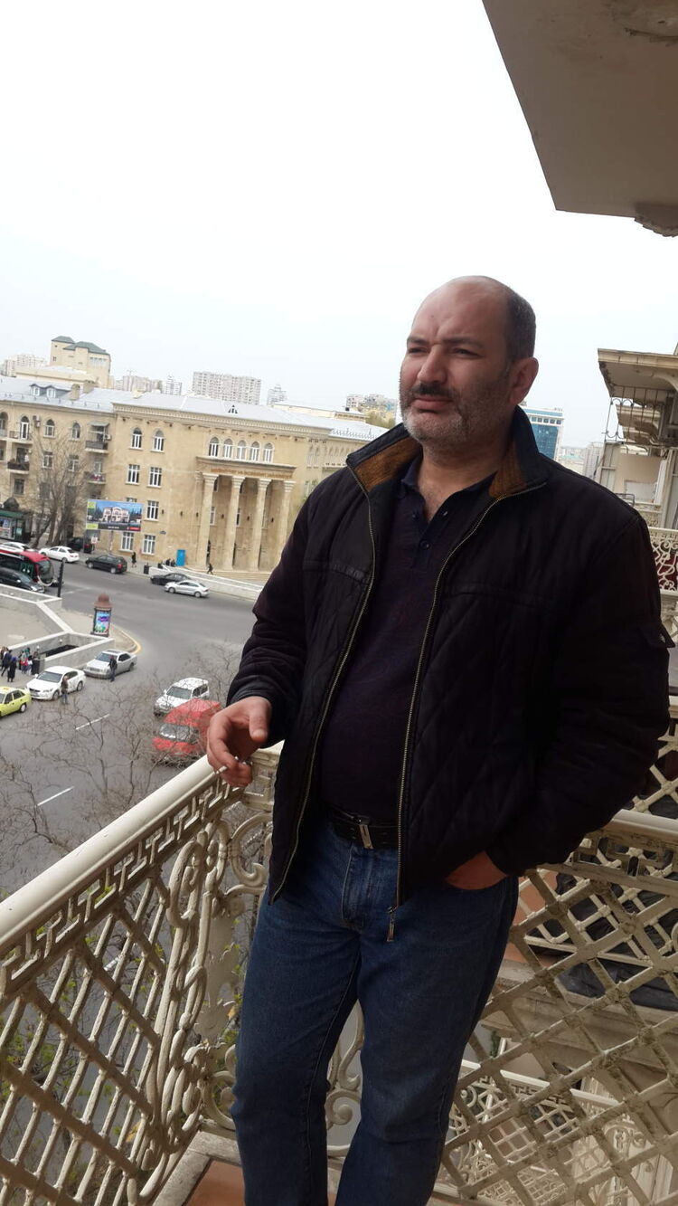  39135688  Ceyhun, 48 ,    