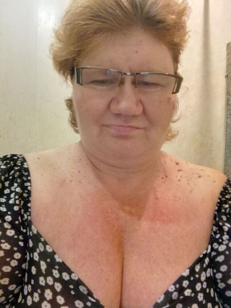  53646388  Juliana, 49 ,    