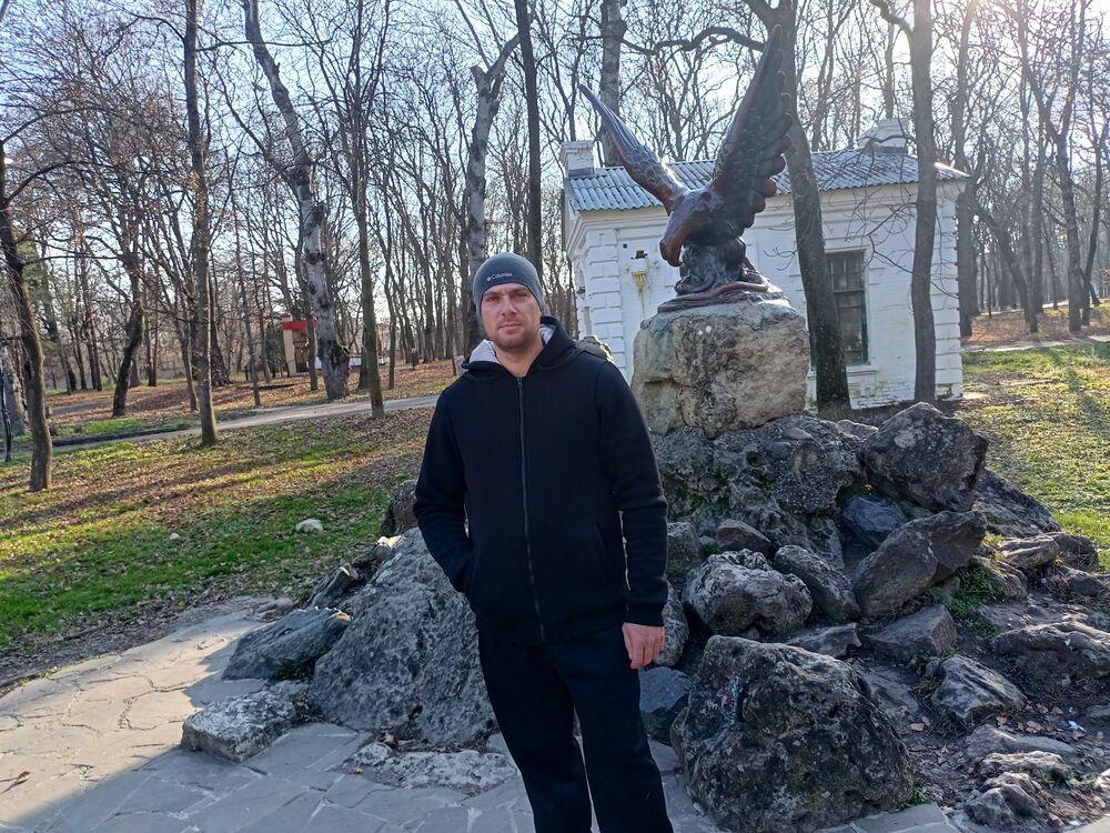   ,   Lavrentii, 38 ,   ,   , c , 