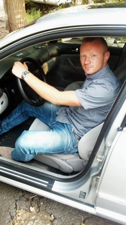  13593298  Vasile, 32 ,    