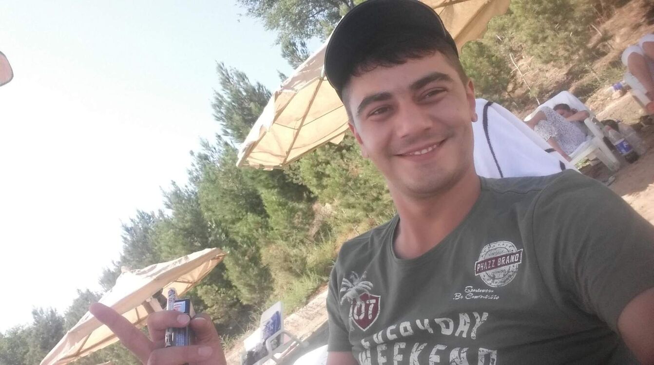  40633948  Muhammad, 32 ,    