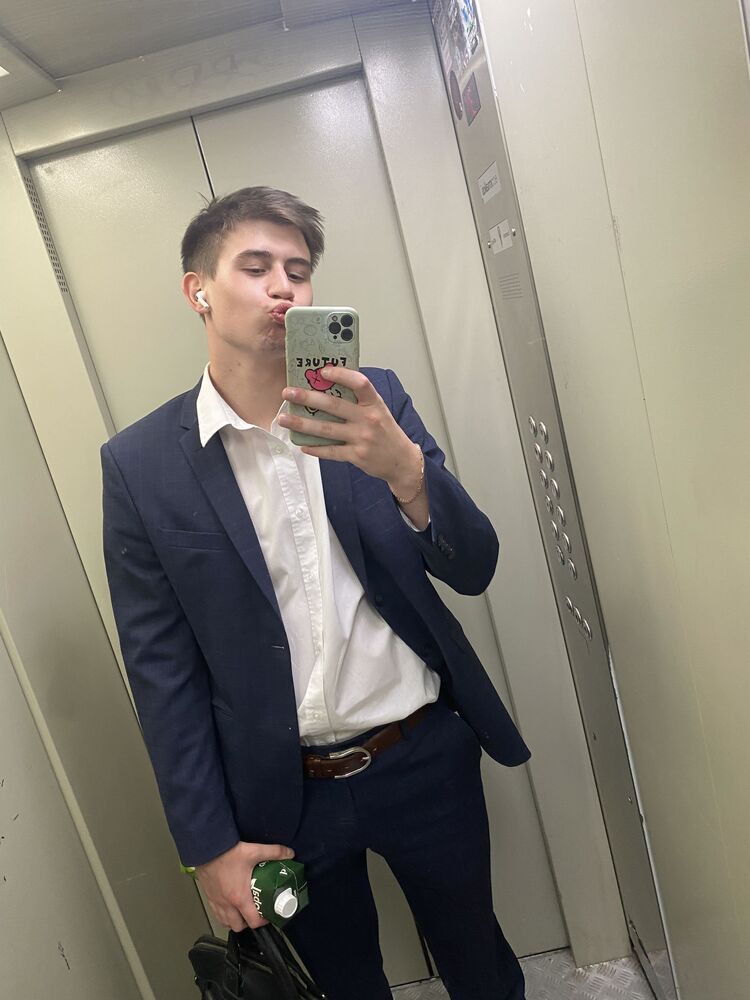  52817808  , 22 ,    