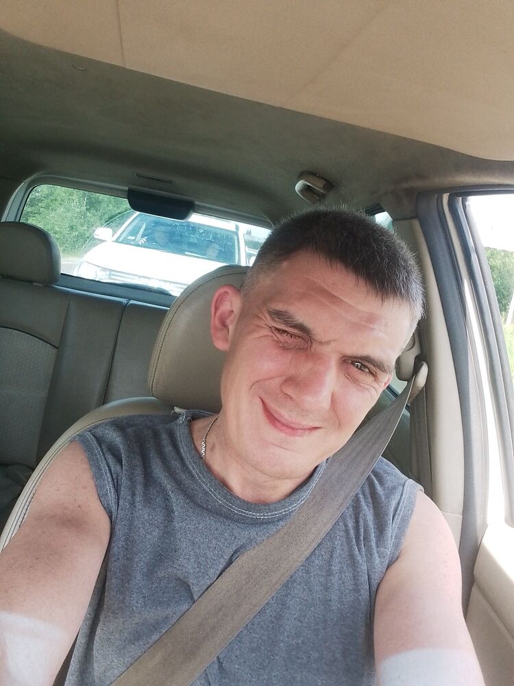  27395148  Ivan, 41 ,    