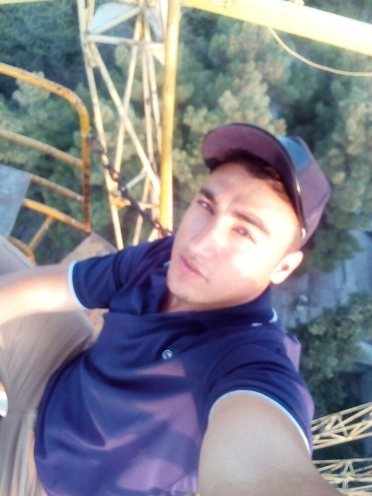 15793518  Mustafo, 32 ,    
