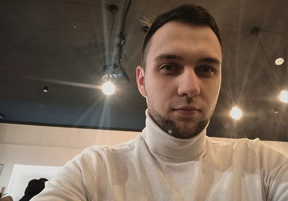  41938998  Daniil, 24 ,    