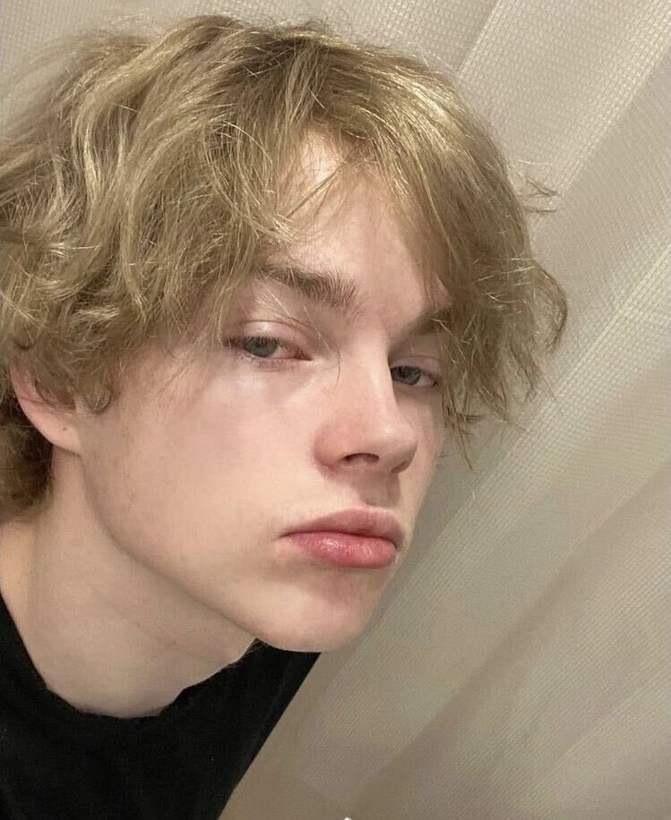  36713958  Evan, 20 ,    -