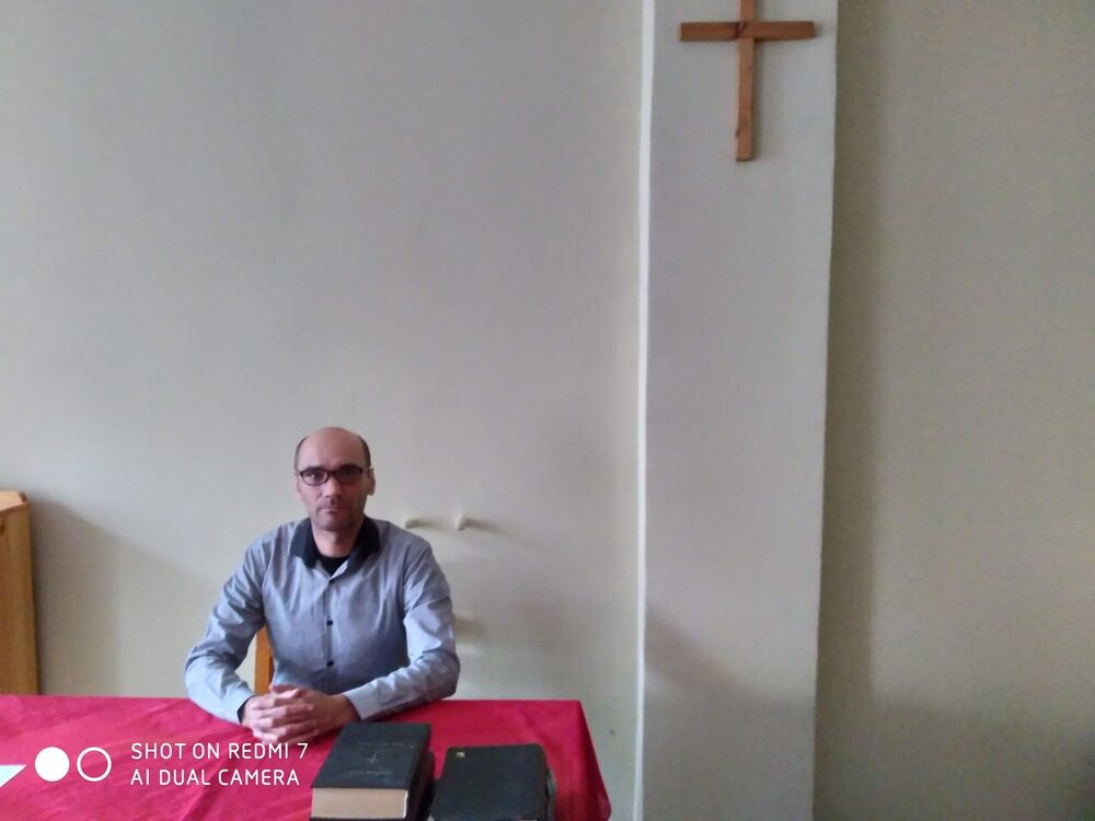  18406498  Ruslan, 51 ,    