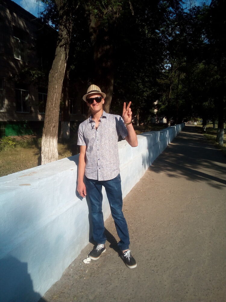 12438188  Saha, 28 ,    