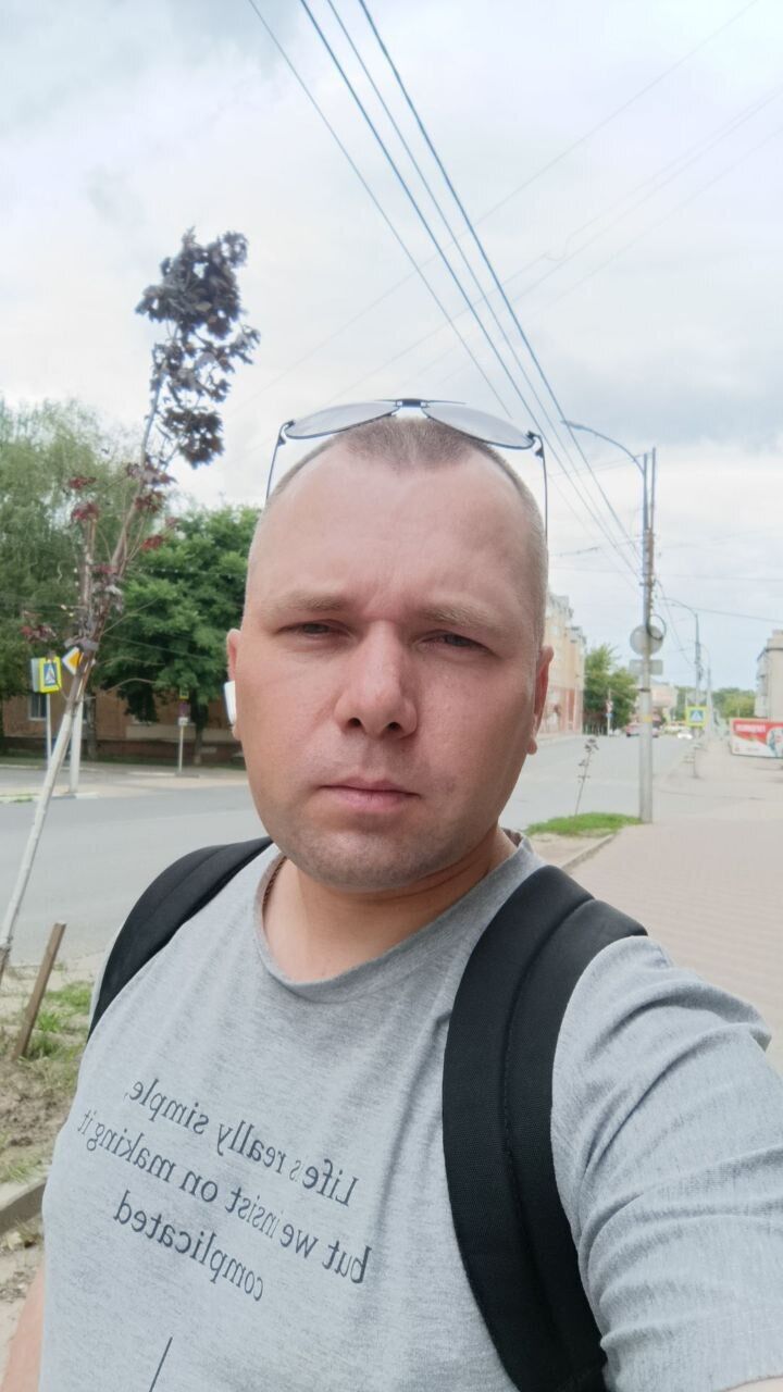  52823228  , 33 ,    