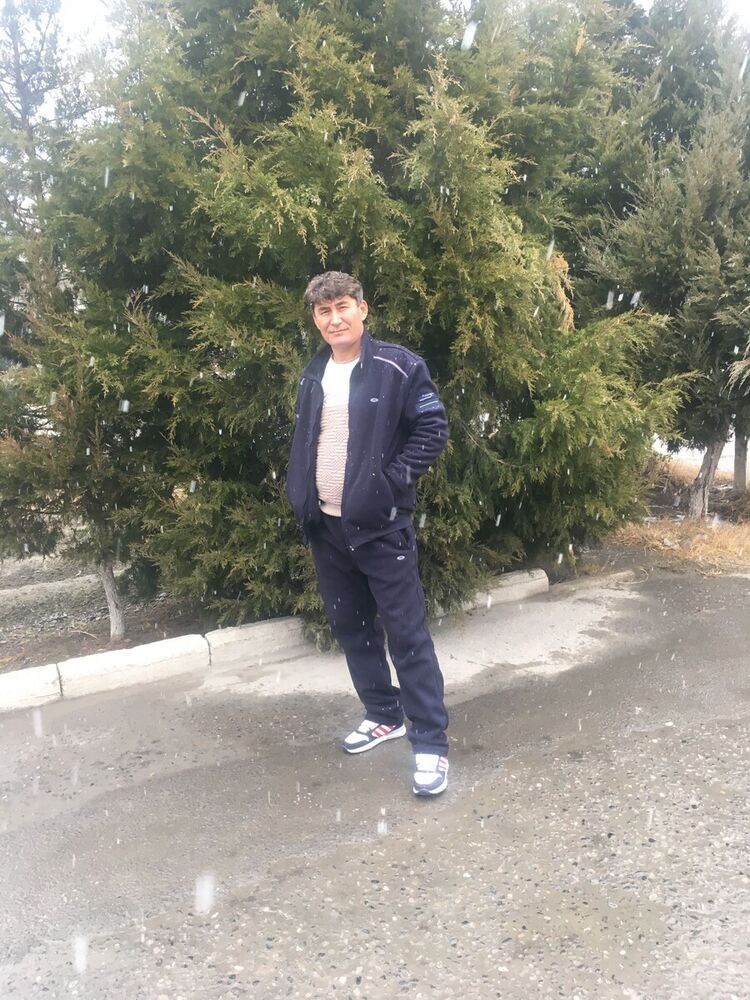  22569348  Erik, 47 ,    