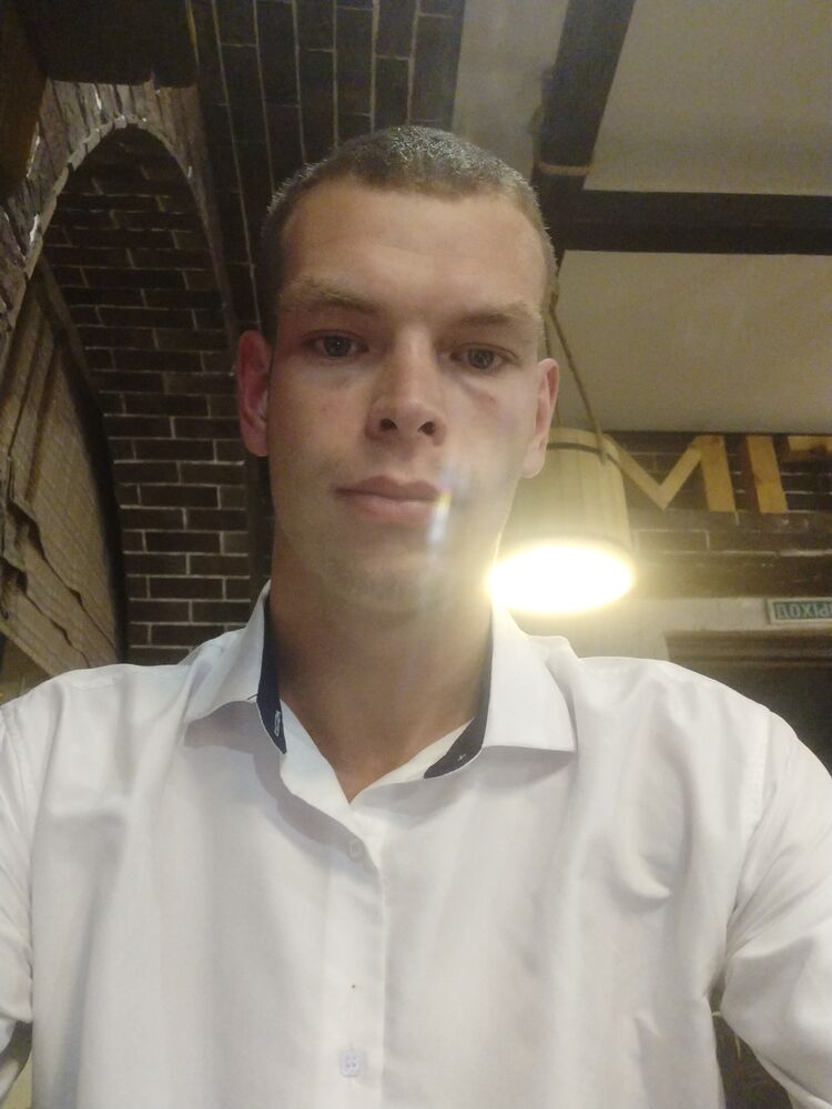  53691558  Vladislav, 22 ,    