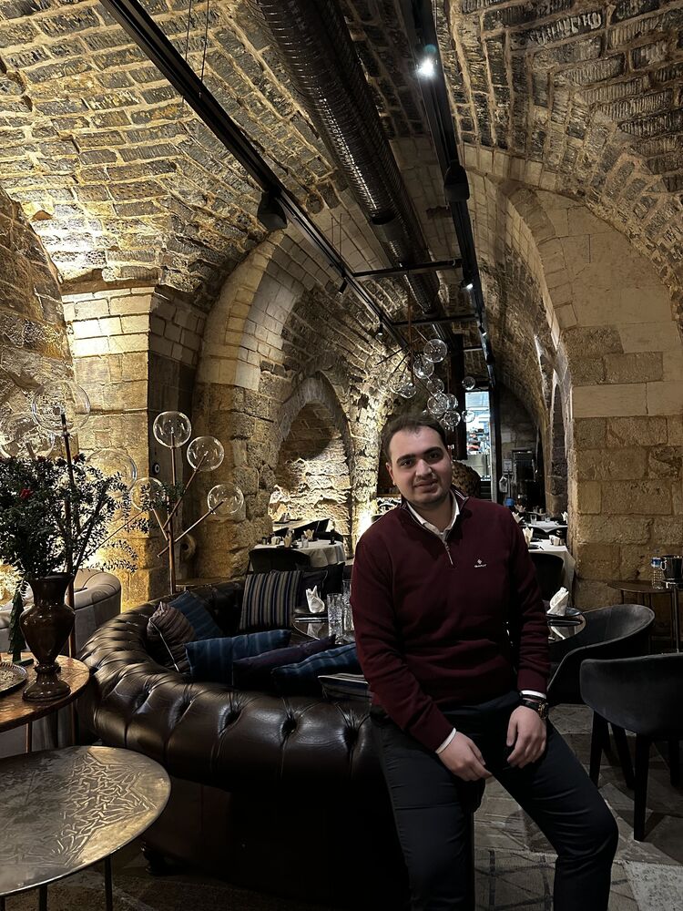  33779628  Babur, 28 ,    