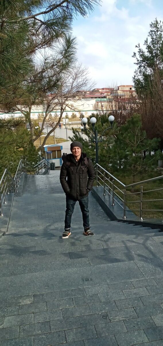  18834158  Akobir, 30 ,    