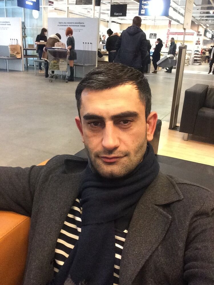  8985338  Micha, 40 ,    