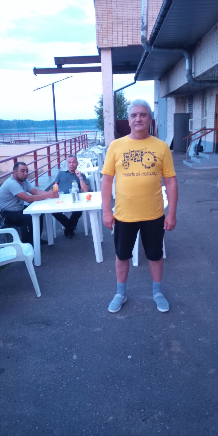  46740868  Pasha, 63 ,    