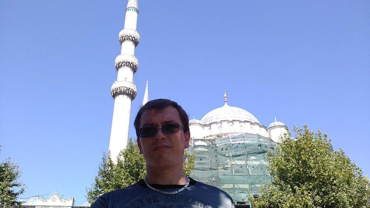  15932128  Andrei, 36 ,    