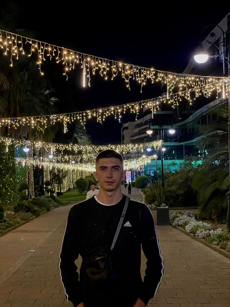  ,   Nikita, 23 ,   