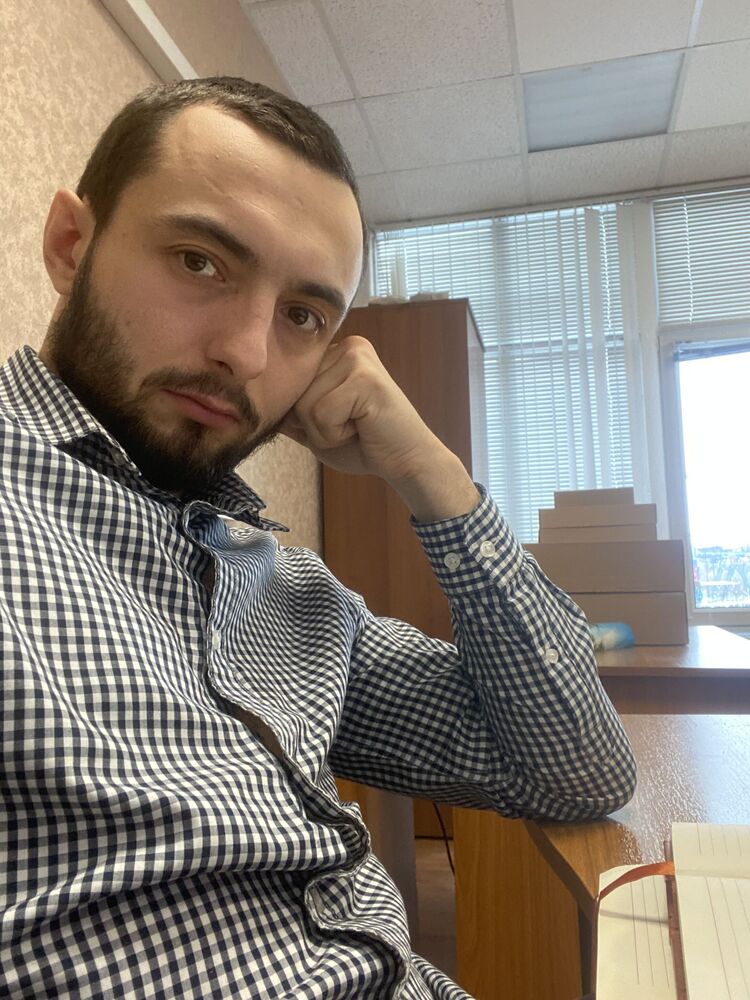  40019408  Vadim, 31 ,    