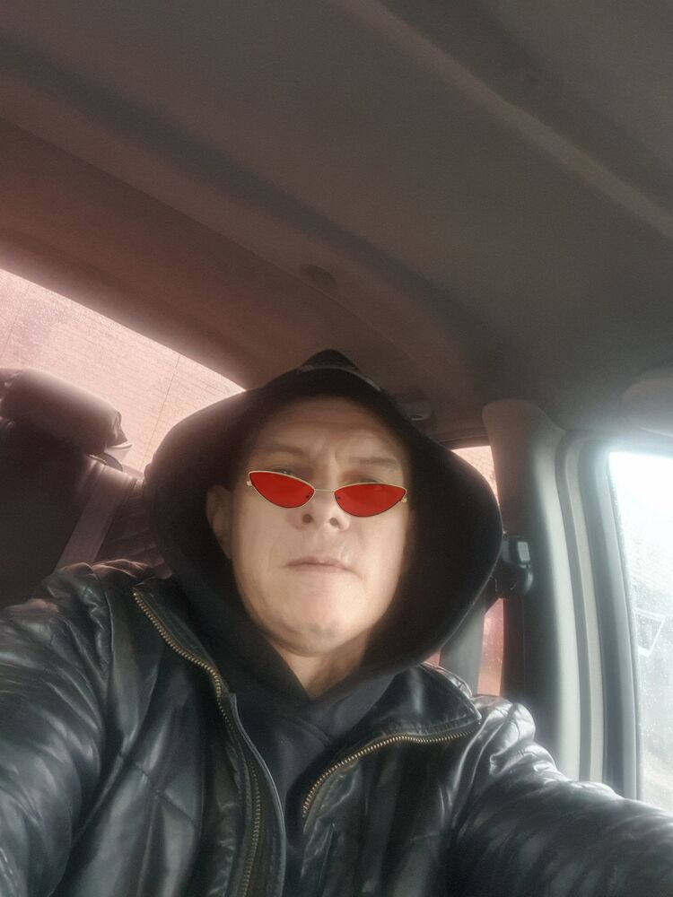  48018658  Sergei, 47 ,    