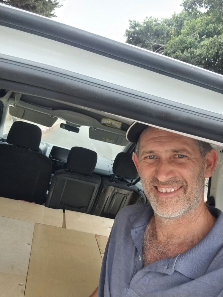  Hadera,   , 51 ,   c 
