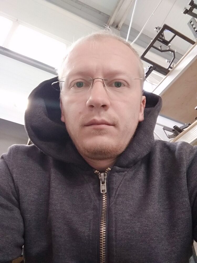  20305888  Ivan, 38 ,    