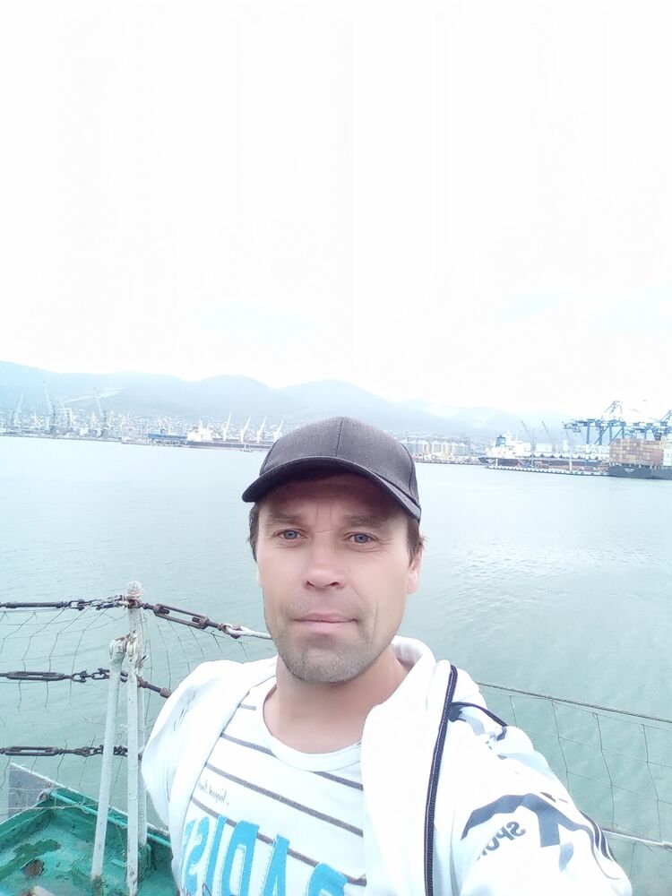  28588838  , 44 ,    