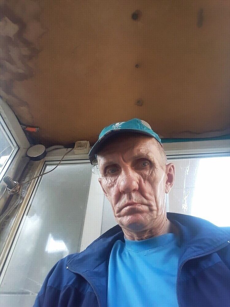  20543898  Viktor, 55 ,    