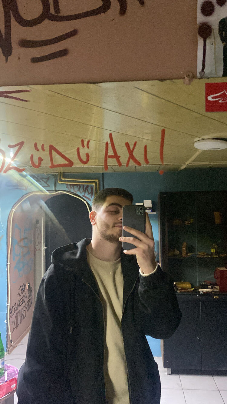  49500748  , 26 ,    