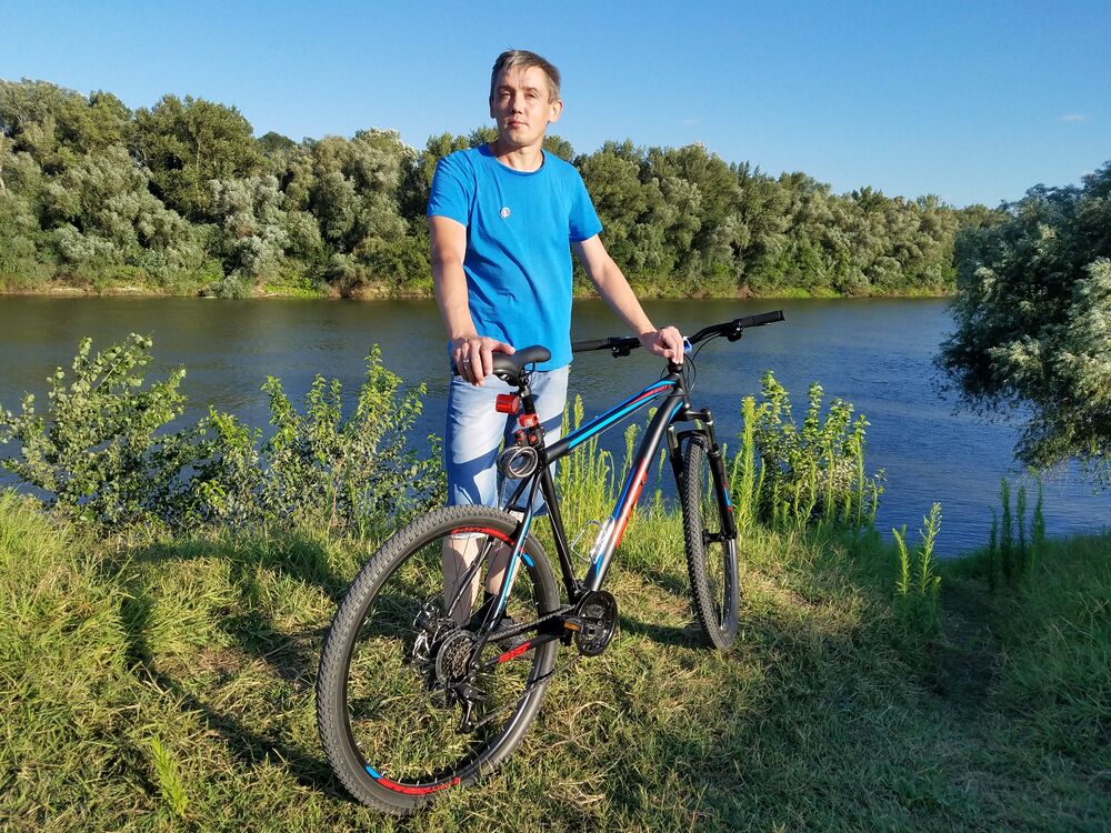  48401638  Nikolai, 46 ,    
