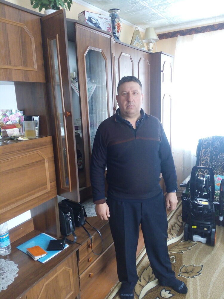  22049868  Sergii, 54 ,    