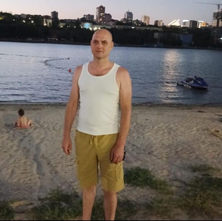  --,   , 42 ,     , c 