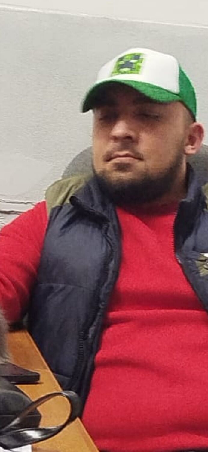  49768348  , 33 ,    