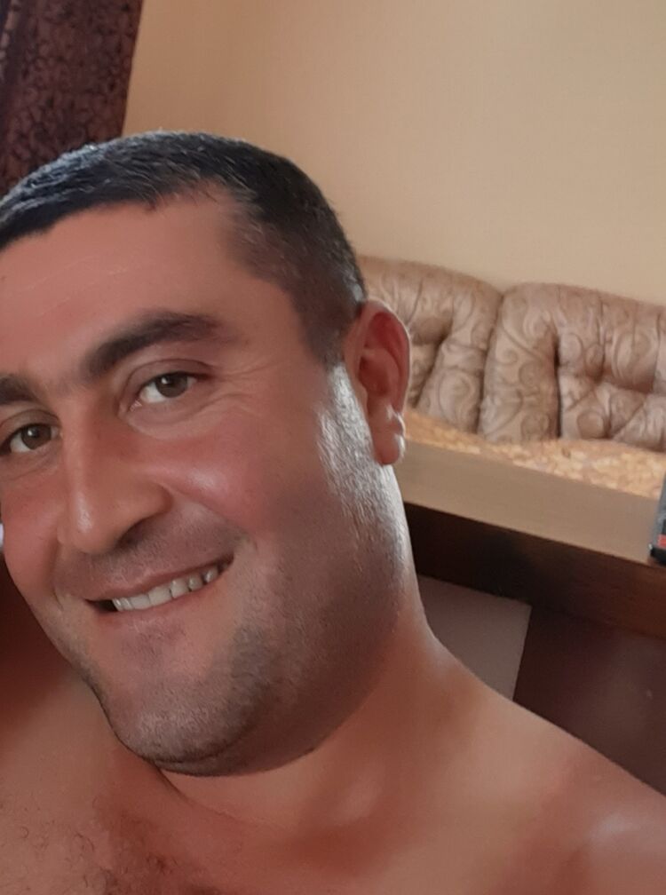  42529818  TIGRAN, 38 ,    