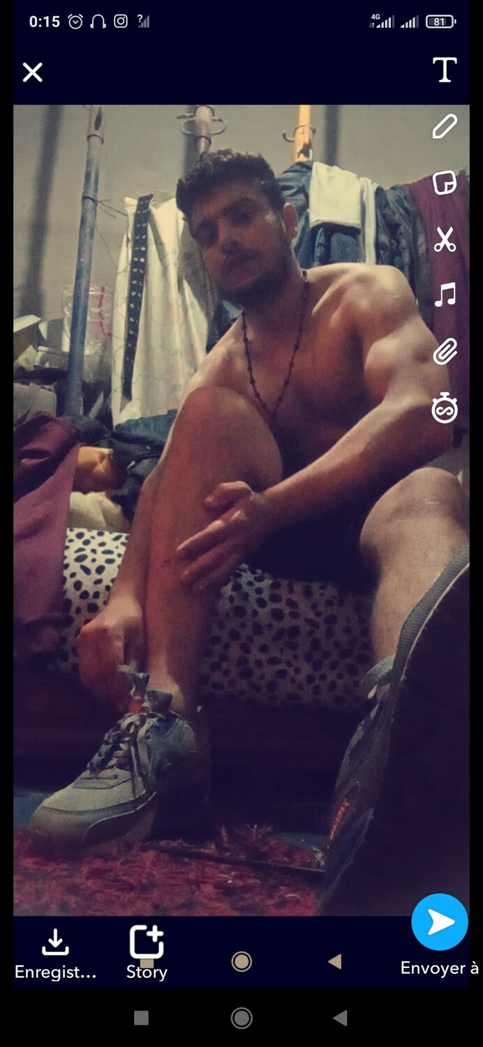  23042078  Issam, 30 ,    Kenitra-Gharb