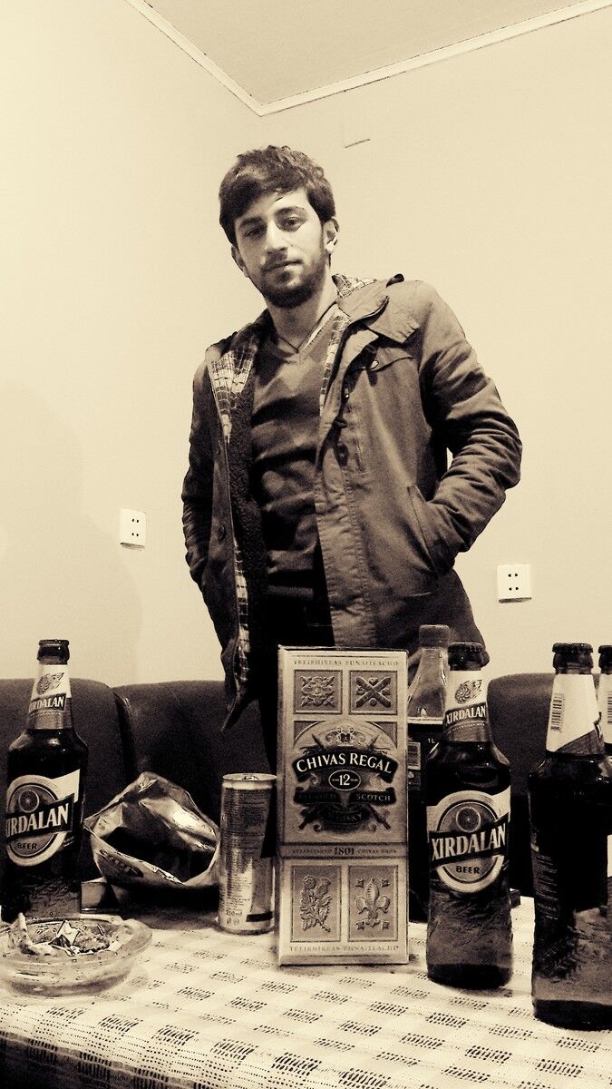  4145198  VIP deyilem, 35 ,    